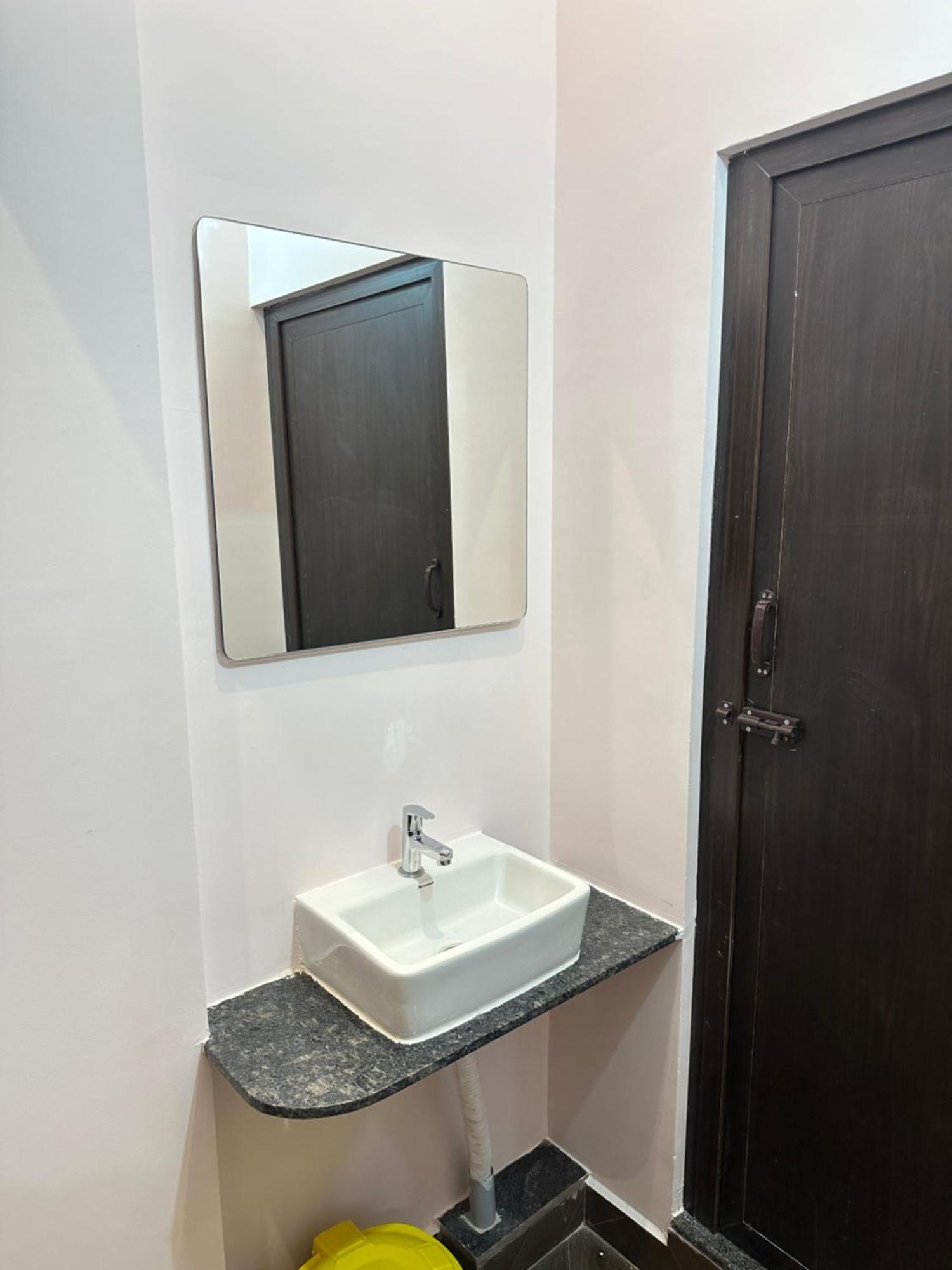 Om Lingeswaran Home Stay Tiruvannāmalai Eksteriør billede