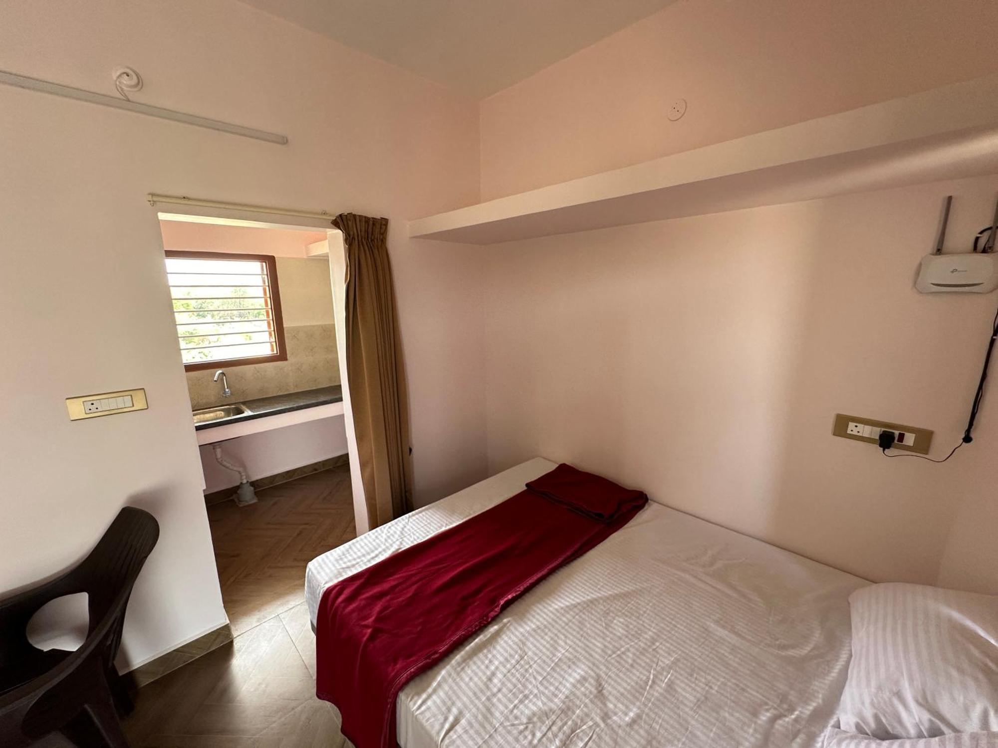 Om Lingeswaran Home Stay Tiruvannāmalai Eksteriør billede