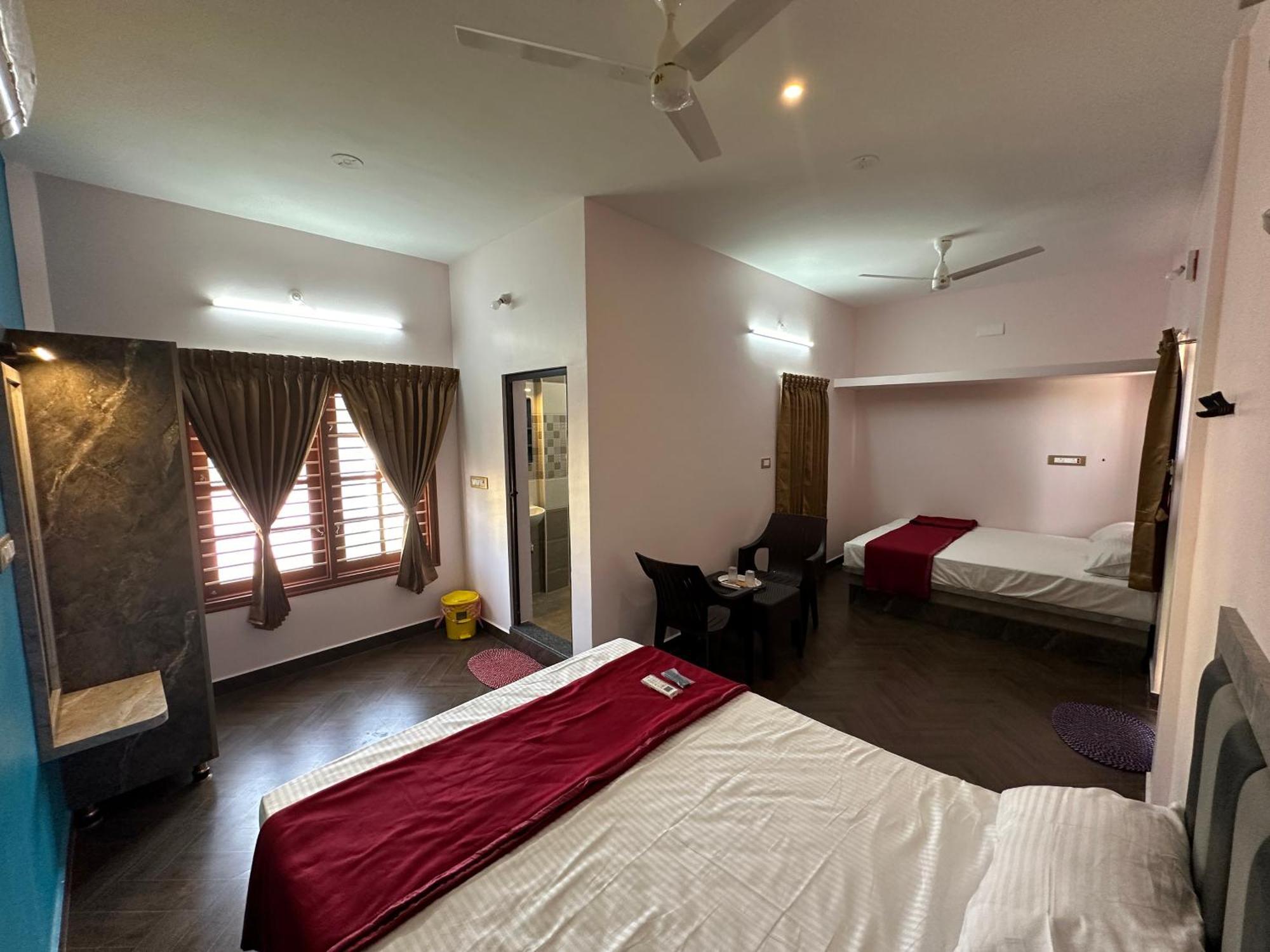 Om Lingeswaran Home Stay Tiruvannāmalai Eksteriør billede