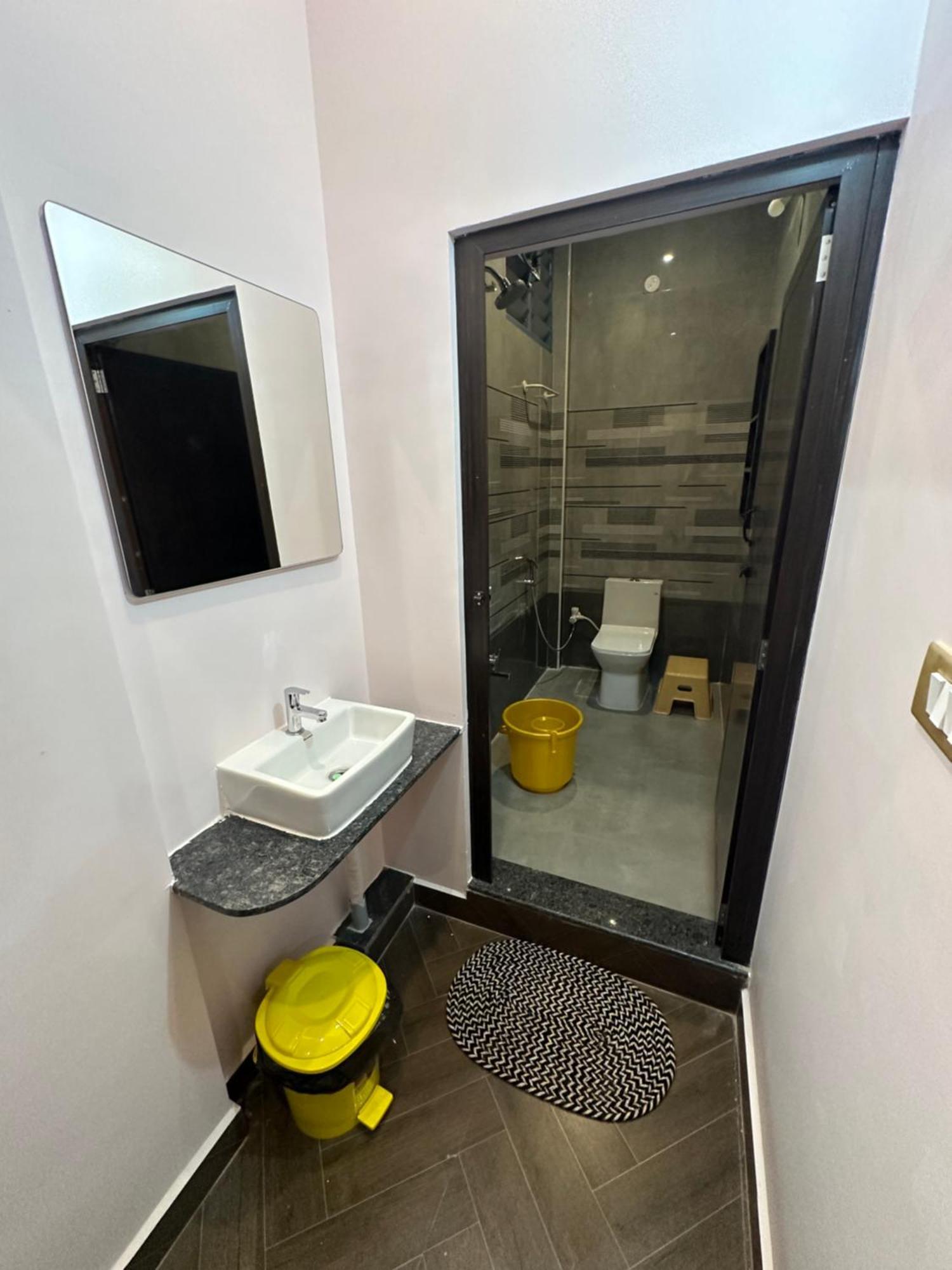 Om Lingeswaran Home Stay Tiruvannāmalai Eksteriør billede